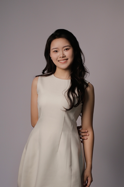 优秀毕业生照片-卫雨柔